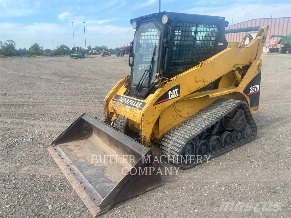 CAT 257B Гусеничні вантажники