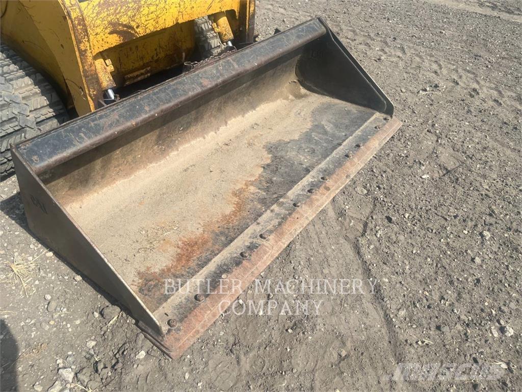 CAT 257B Гусеничні вантажники