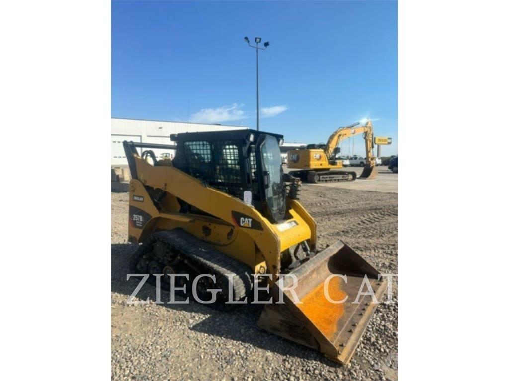 CAT 257B3 Гусеничні вантажники