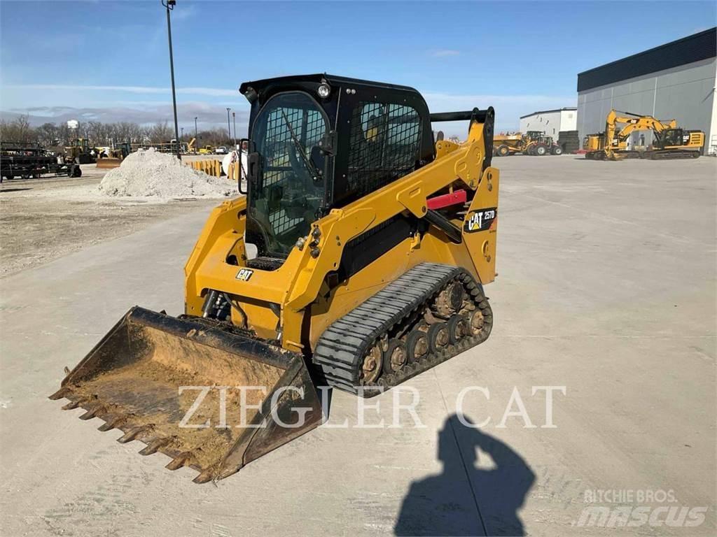 CAT 257D Гусеничні вантажники