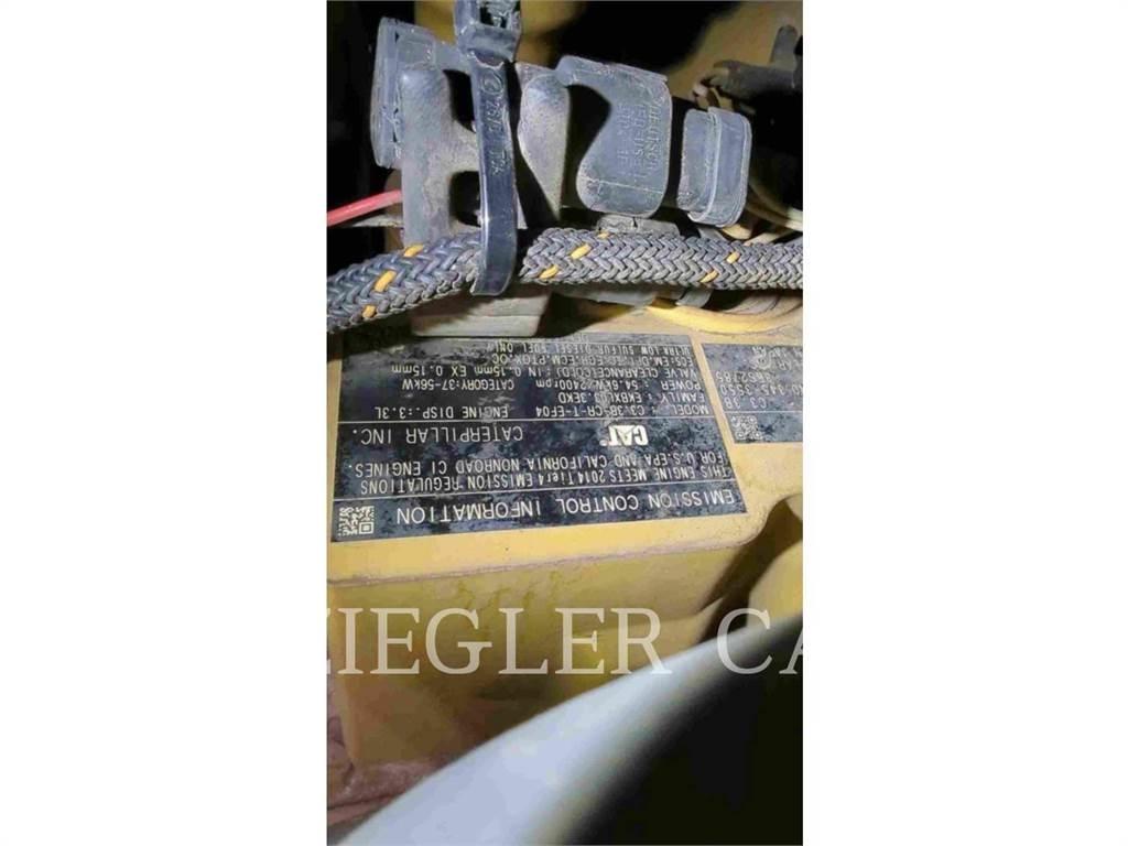 CAT 257D Гусеничні вантажники