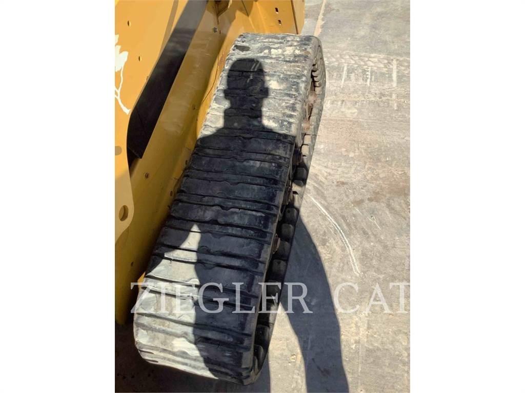 CAT 257D3 Гусеничні вантажники