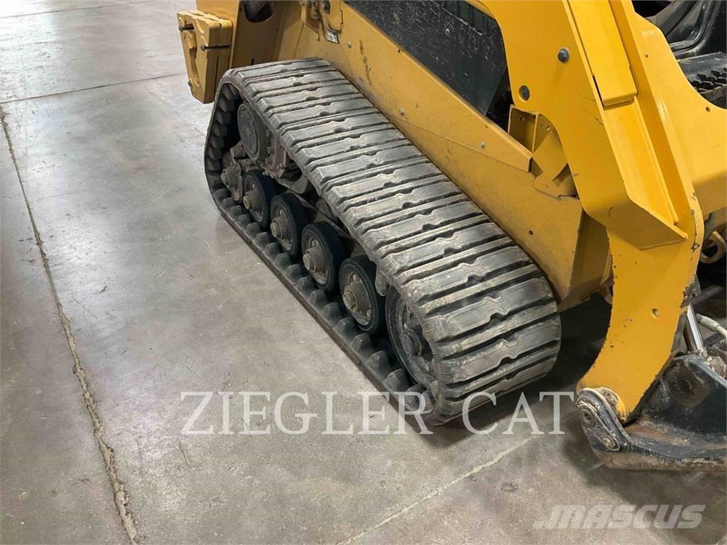 CAT 257D3 Гусеничні вантажники