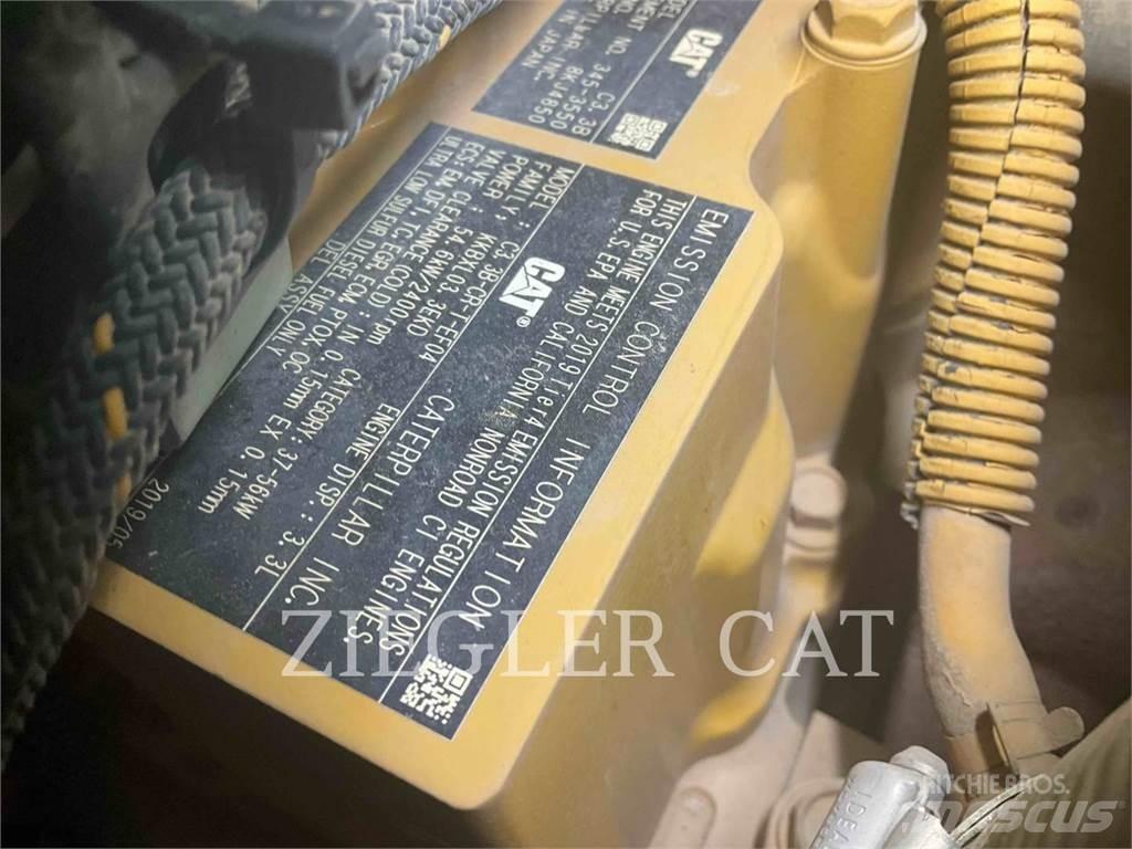 CAT 259D Гусеничні вантажники