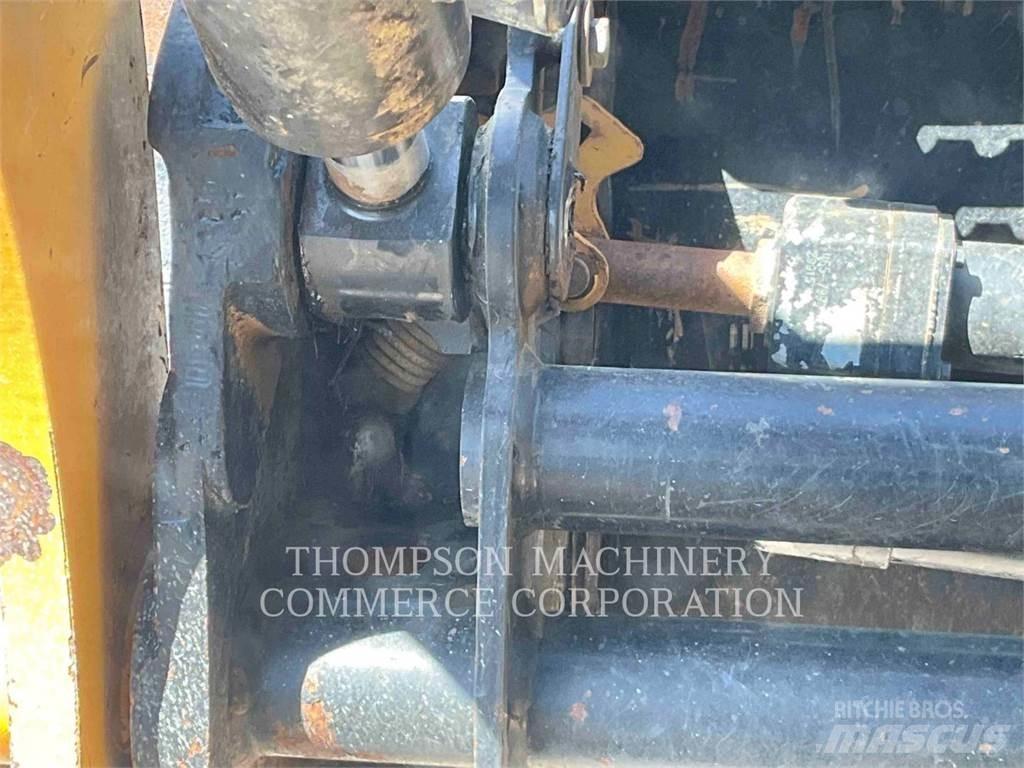 CAT 259D Гусеничні вантажники