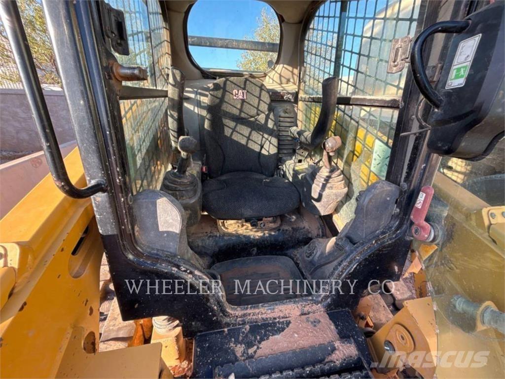 CAT 259D C3-H2 Гусеничні вантажники
