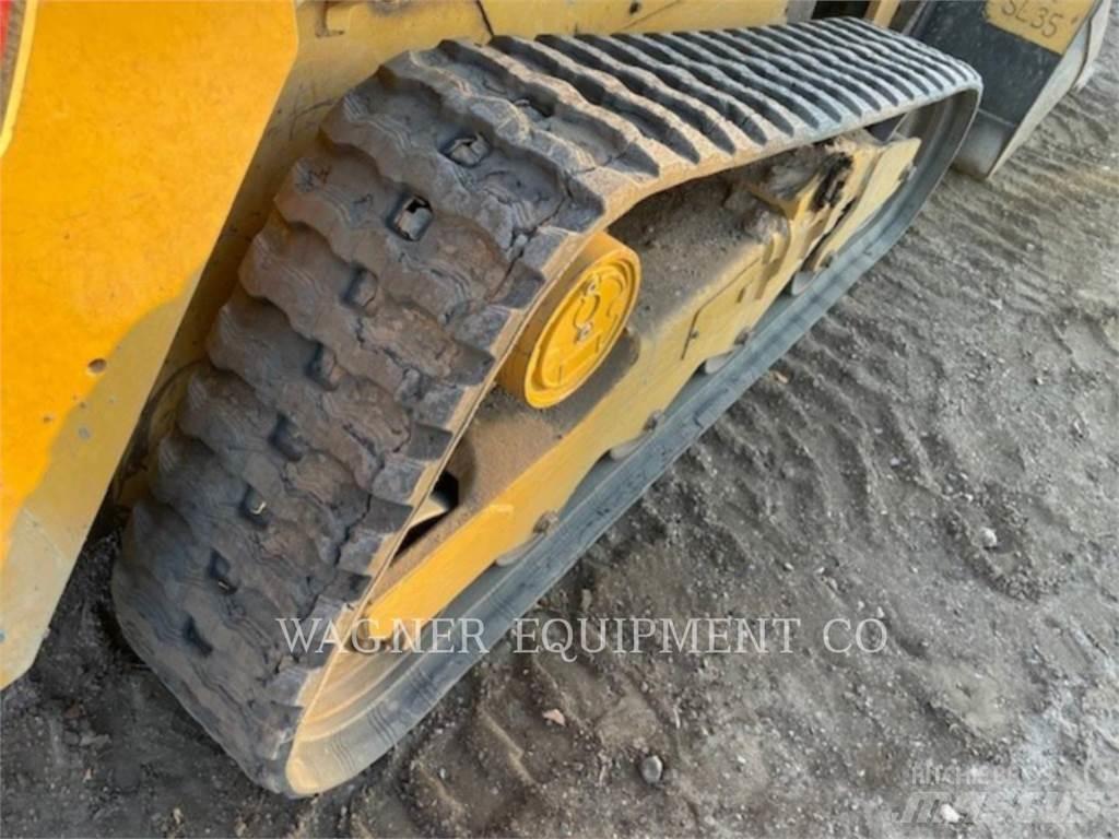 CAT 259D3 Гусеничні вантажники