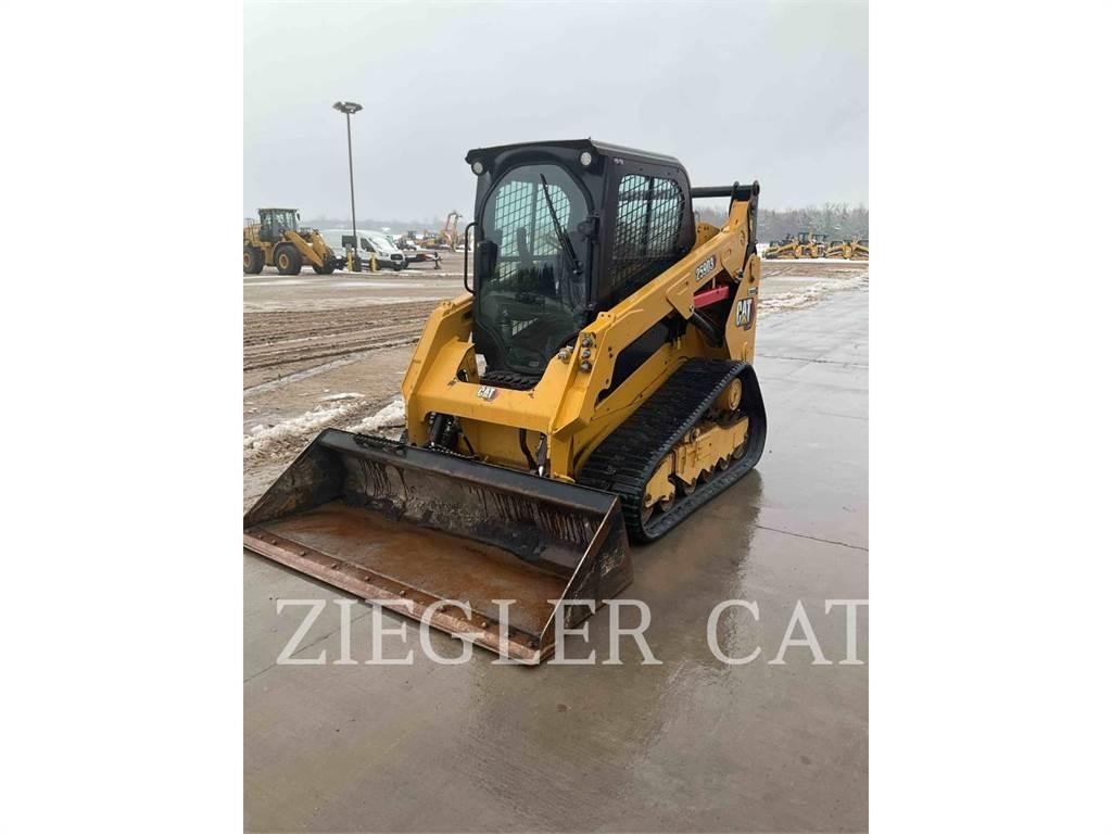 CAT 259D3 Гусеничні вантажники