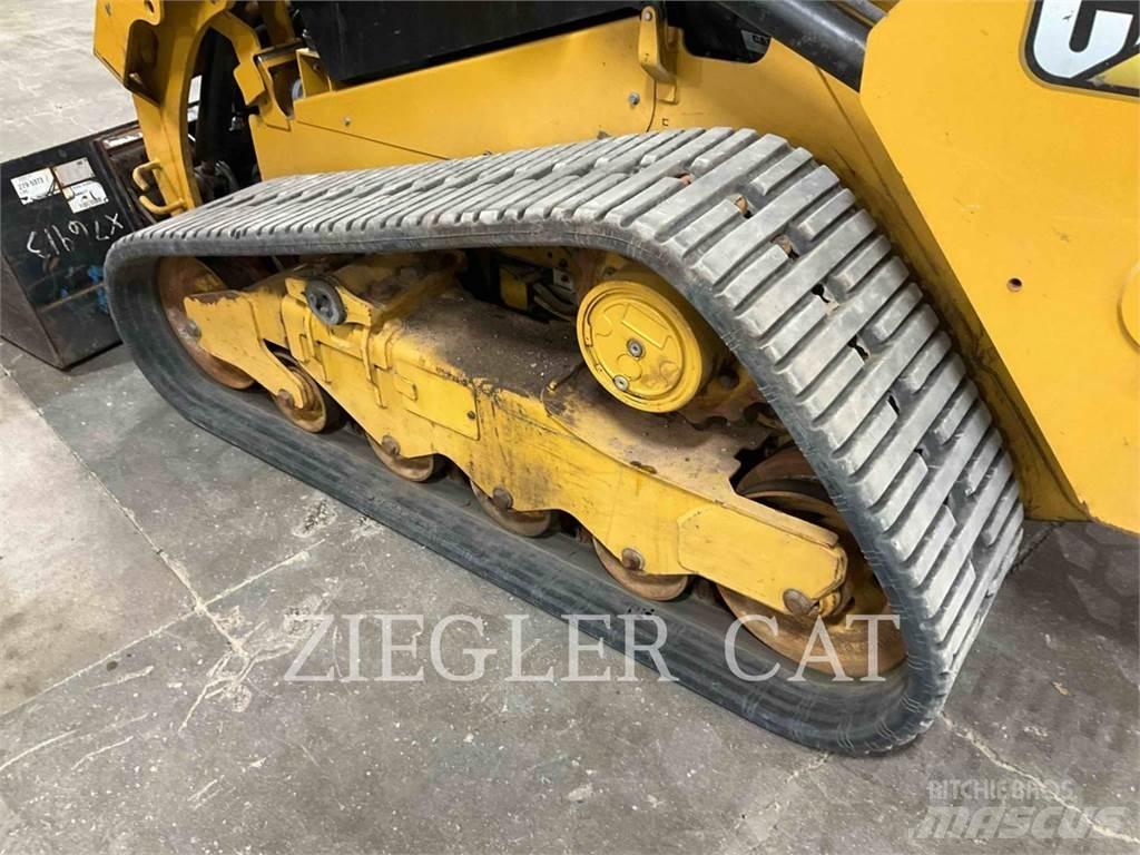 CAT 259D3 Гусеничні вантажники