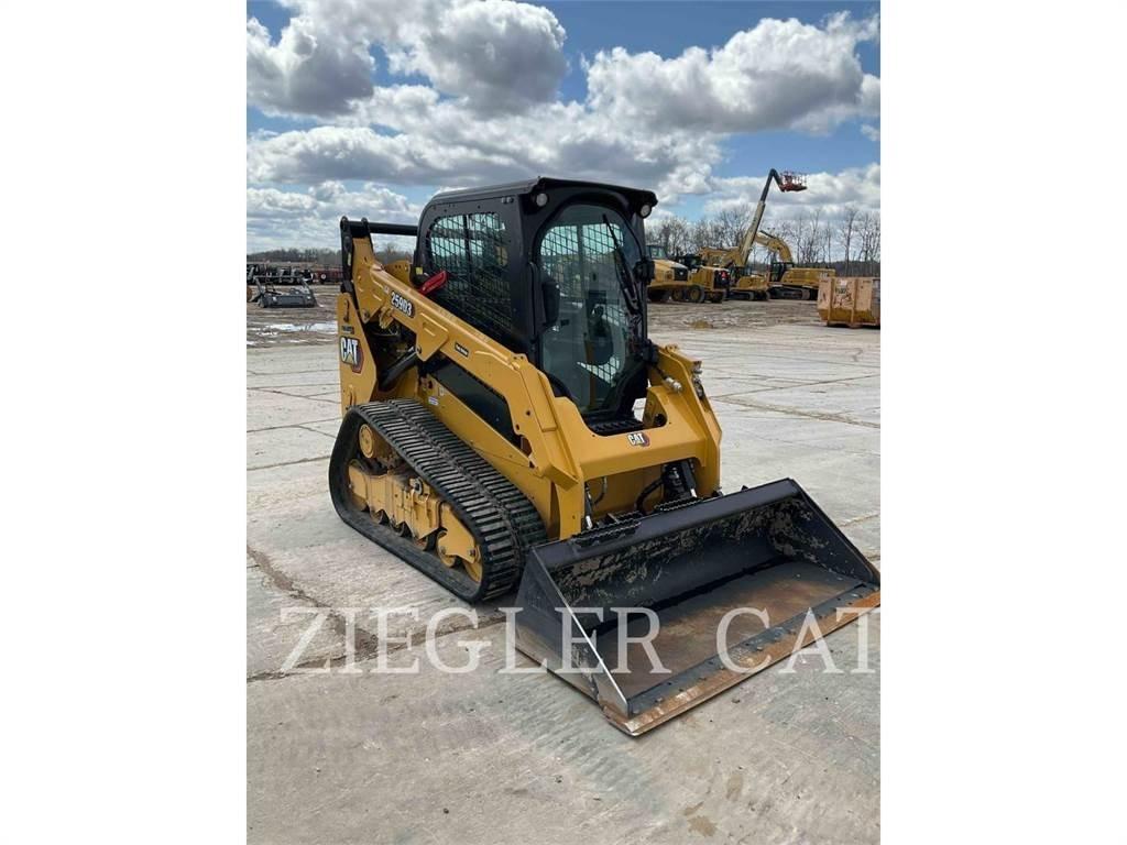 CAT 259D3 Гусеничні вантажники