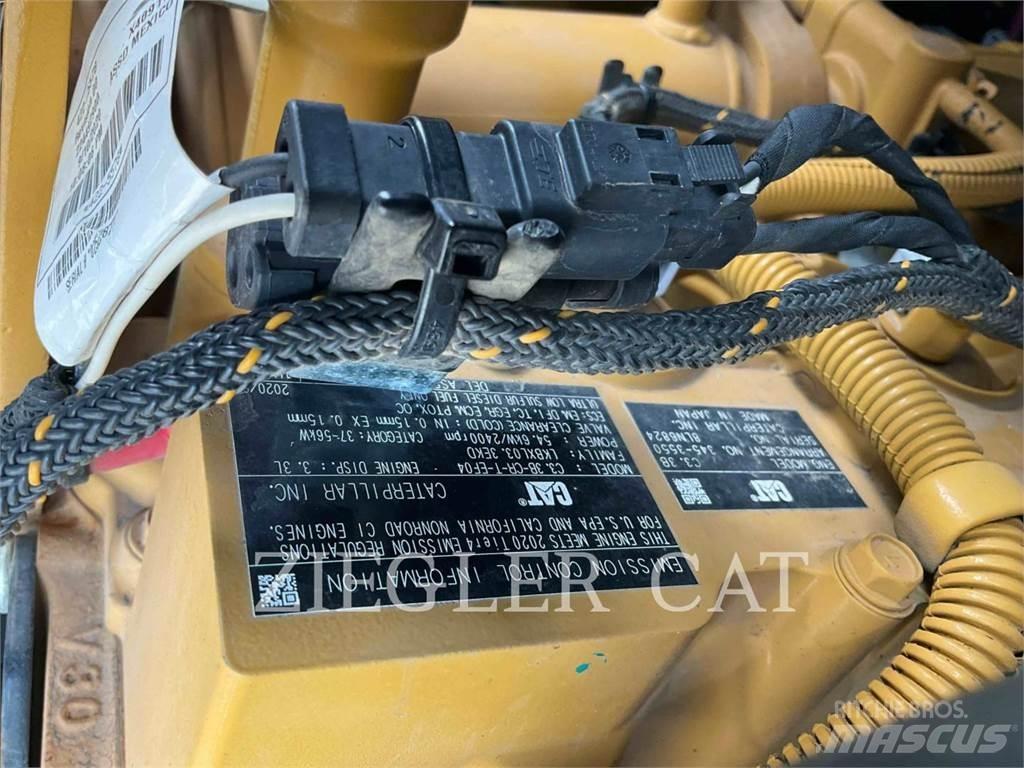 CAT 259D3 Гусеничні вантажники