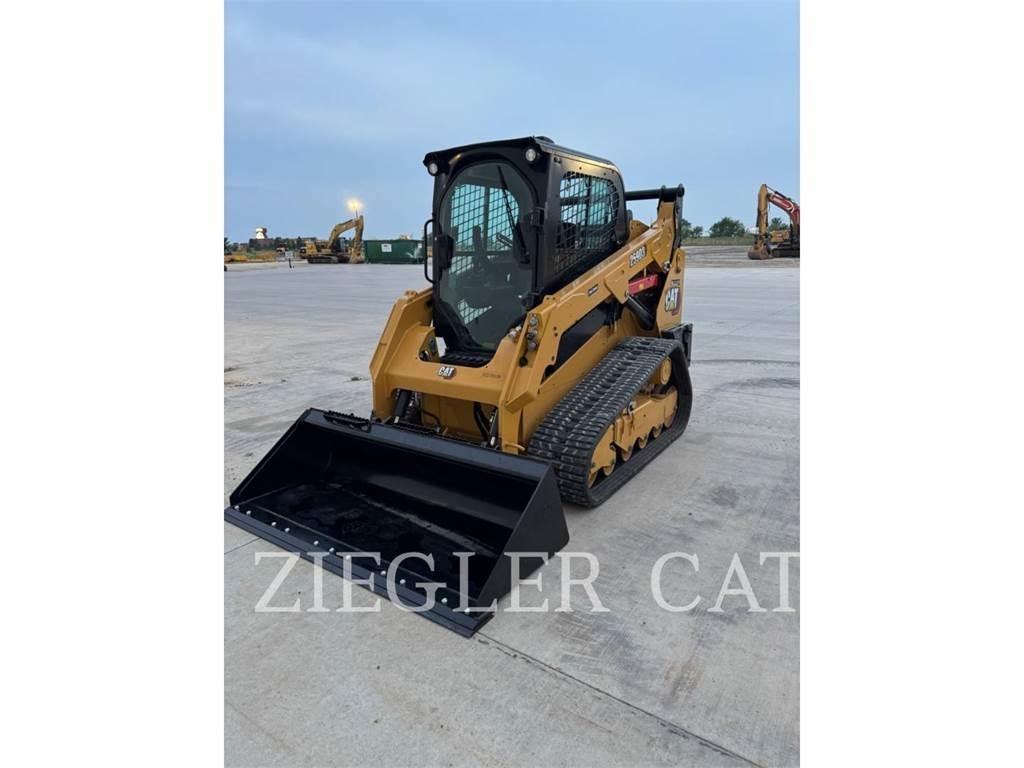 CAT 259D3 Гусеничні вантажники