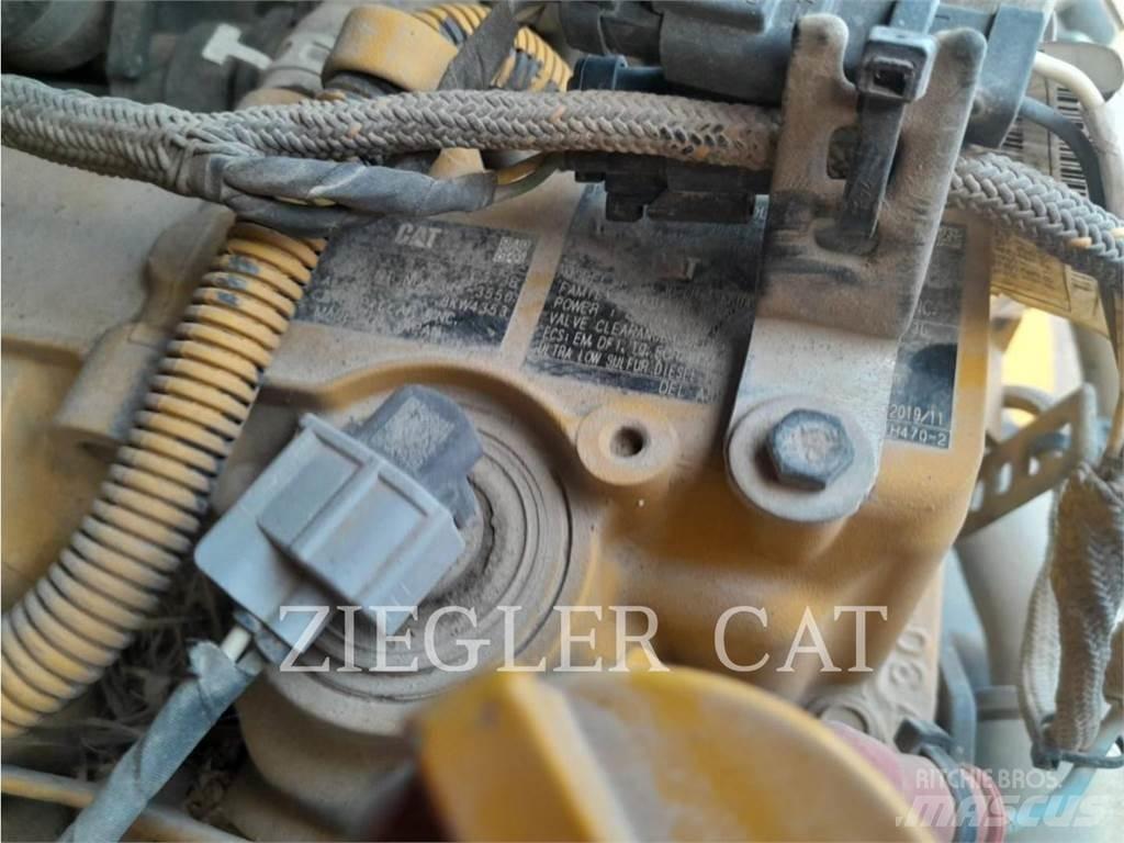 CAT 259D3 Гусеничні вантажники