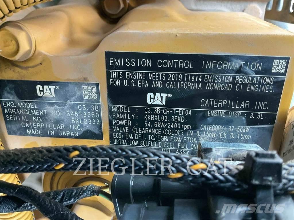 CAT 259D3 Гусеничні вантажники