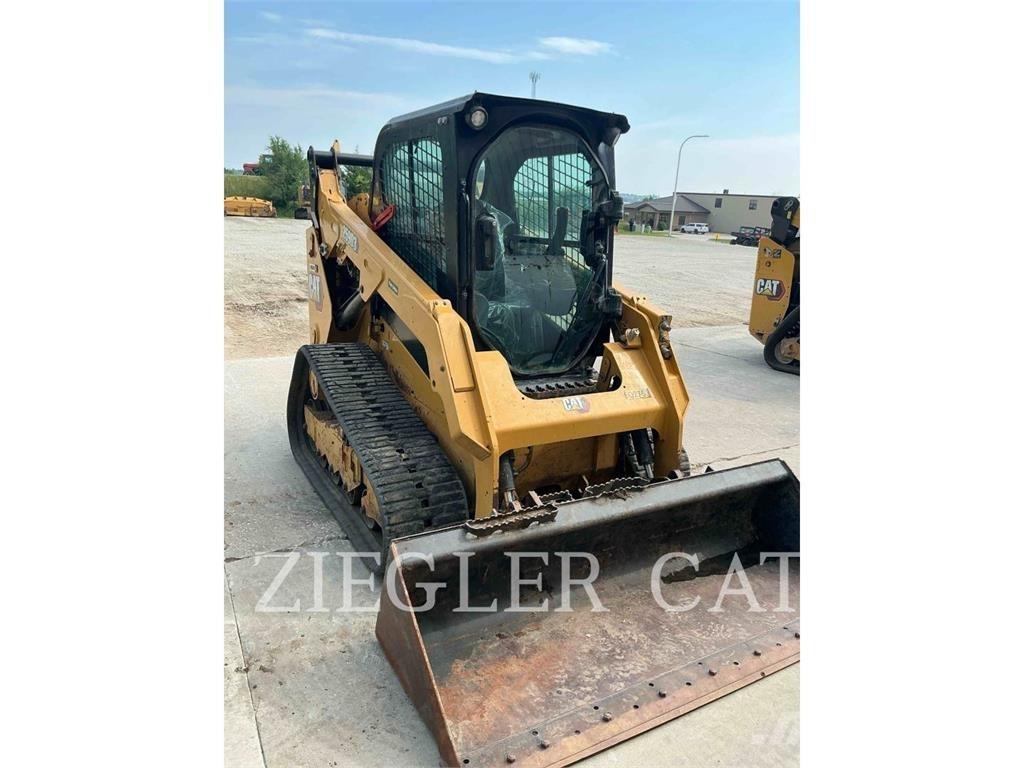 CAT 259D3 Гусеничні вантажники