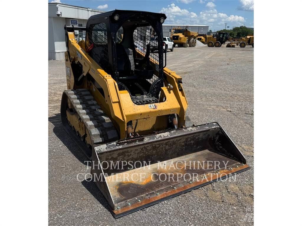 CAT 259D3 Гусеничні вантажники
