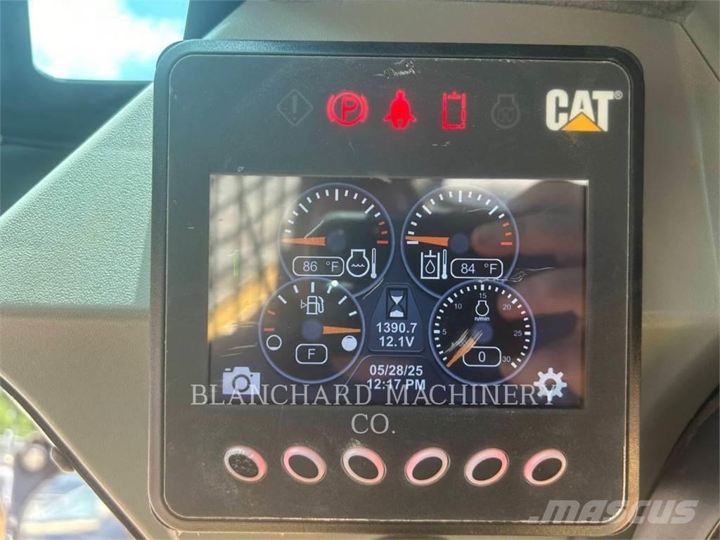CAT 259D3 Гусеничні вантажники