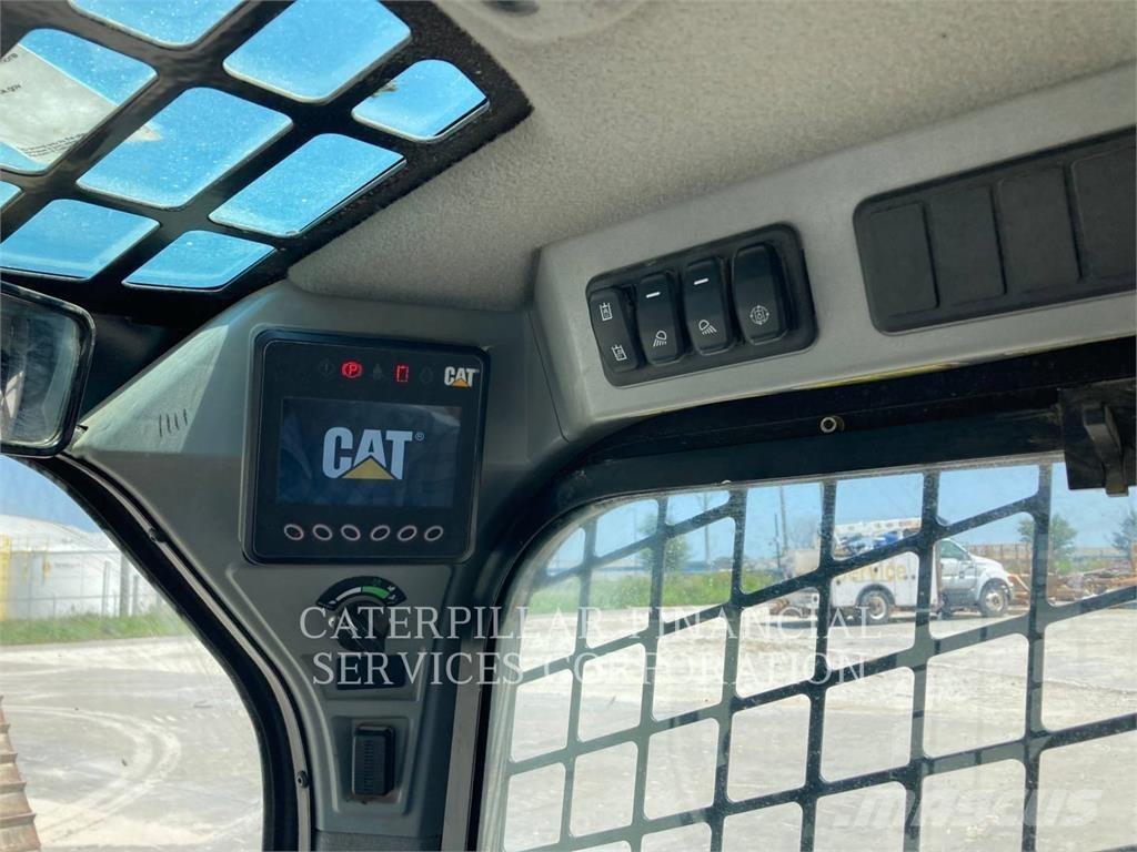 CAT 259D3 Гусеничні вантажники