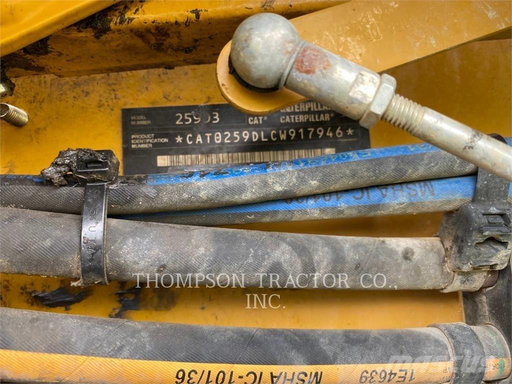 CAT 259D3 Гусеничні вантажники