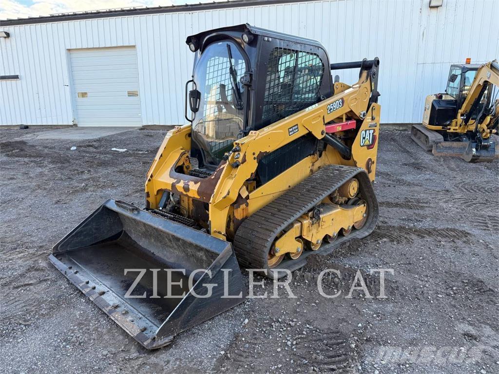 CAT 259D3 Гусеничні вантажники