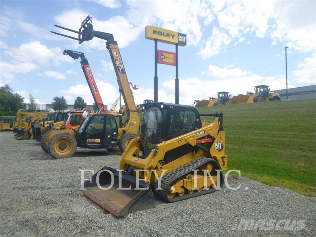 CAT 259D3 Гусеничні вантажники