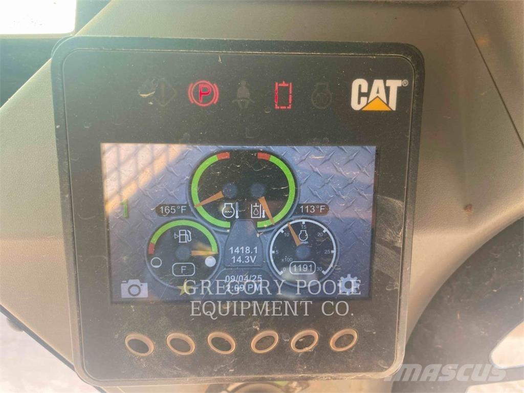 CAT 259D3 Гусеничні вантажники