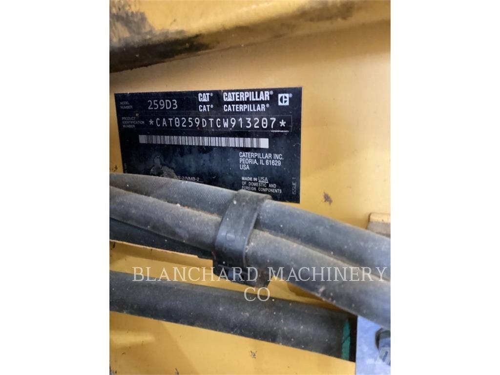 CAT 259D3 Гусеничні вантажники