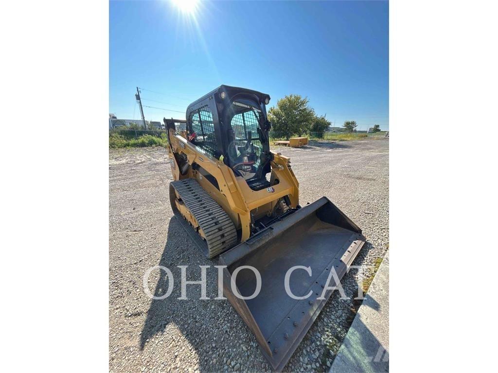 CAT 259D3 Гусеничні вантажники