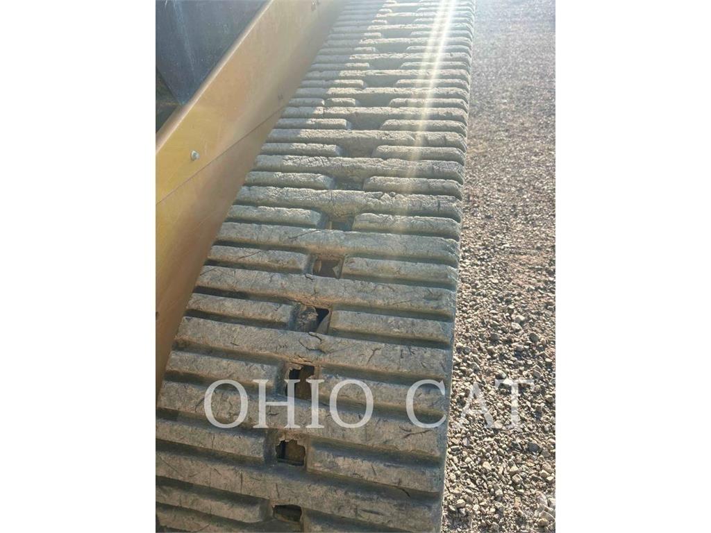 CAT 259D3 Гусеничні вантажники