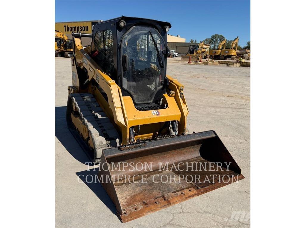 CAT 259D3 Гусеничні вантажники
