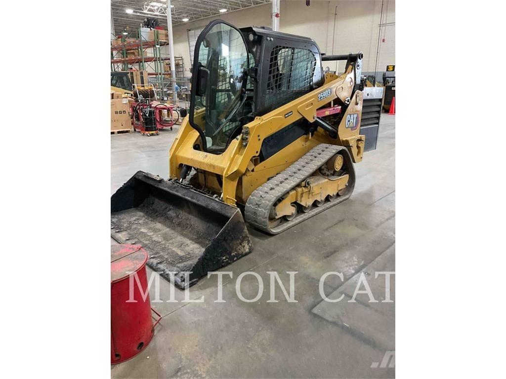 CAT 259D3 Гусеничні вантажники