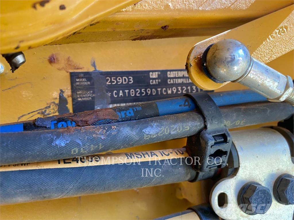 CAT 259D3 Гусеничні вантажники