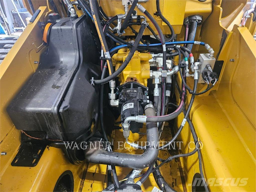 CAT 259D3 Гусеничні вантажники