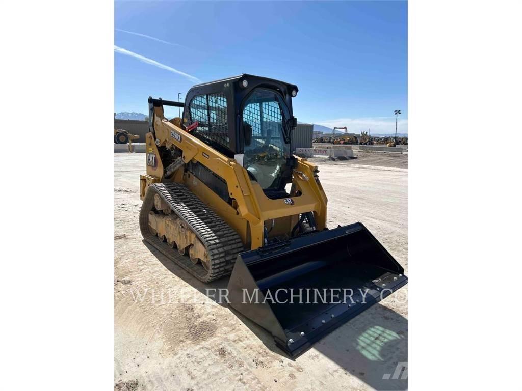 CAT 259D3 C3H2 Гусеничні вантажники