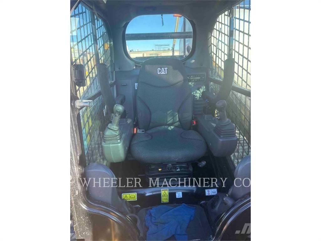 CAT 259D3 C3H2 Гусеничні вантажники