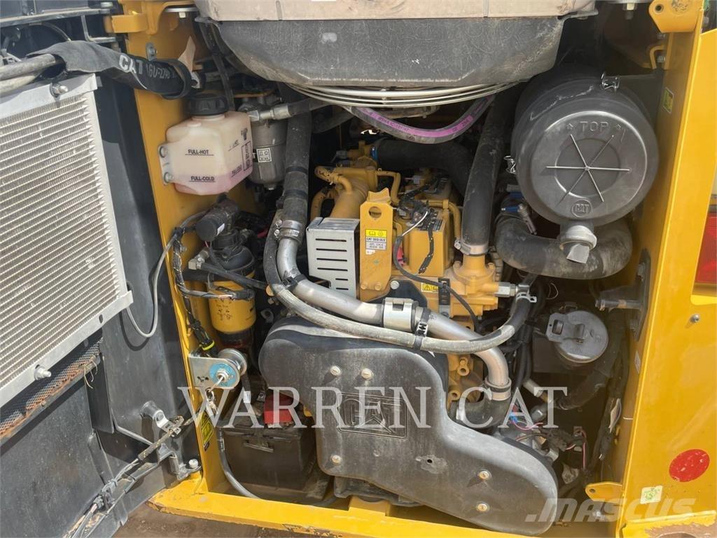 CAT 259D3 C3H2 Гусеничні вантажники
