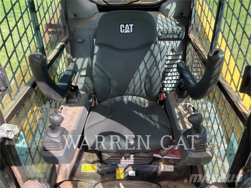 CAT 259D3 C3H2 Гусеничні вантажники