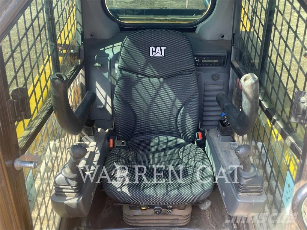 CAT 259D3 C3H2 Гусеничні вантажники