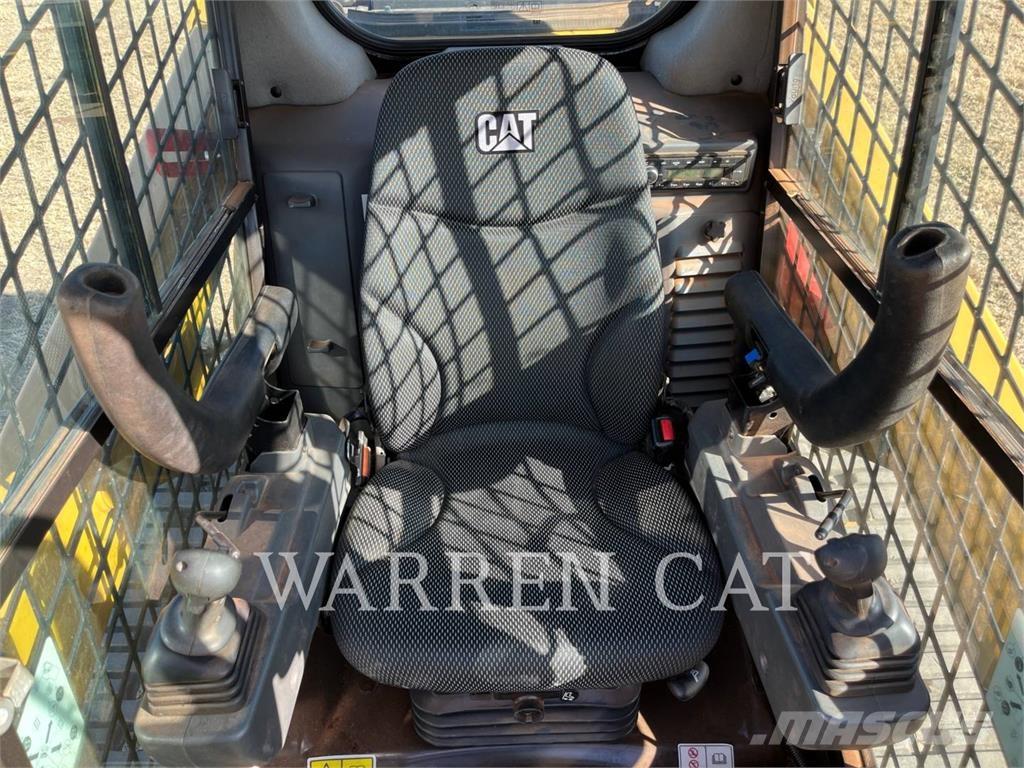 CAT 259D3 C3H2 Гусеничні вантажники