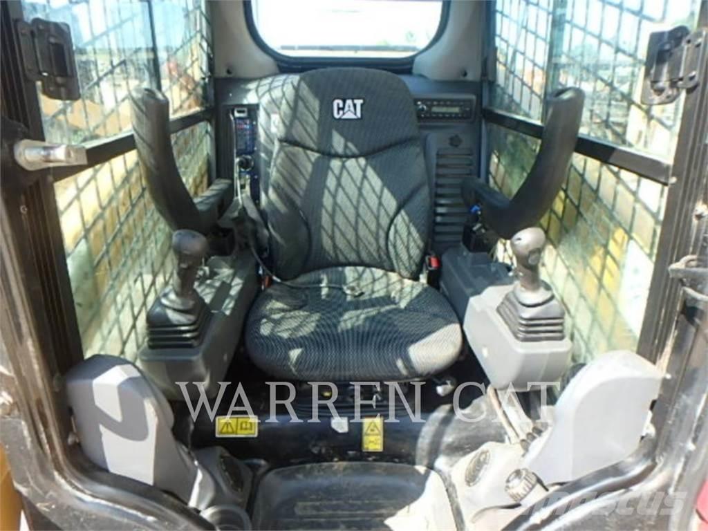 CAT 259D3 C3H3 Гусеничні вантажники
