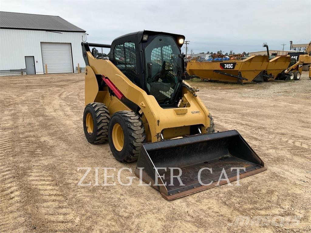 CAT 262C Міні-навантажувачі