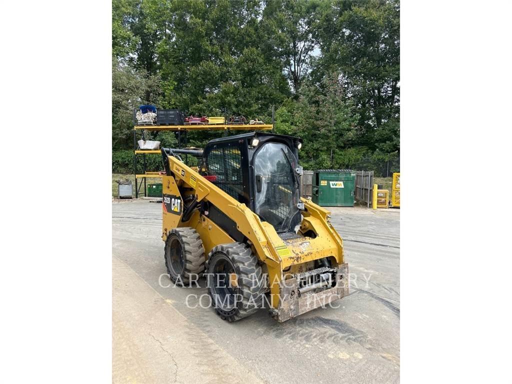 CAT 262D Міні-навантажувачі