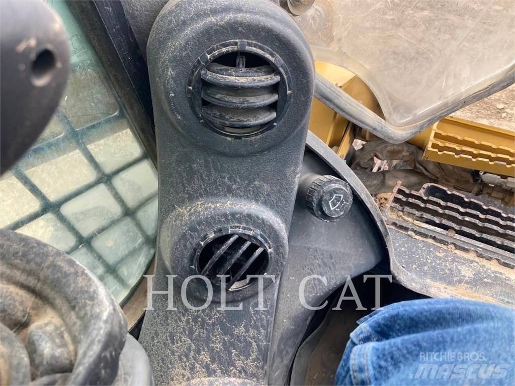 CAT 262D Міні-навантажувачі