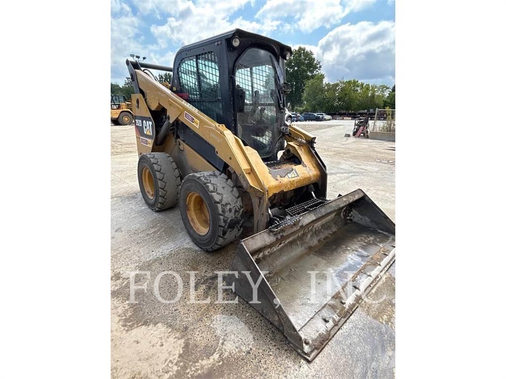 CAT 262D Міні-навантажувачі