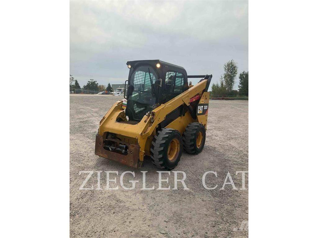 CAT 262D Міні-навантажувачі