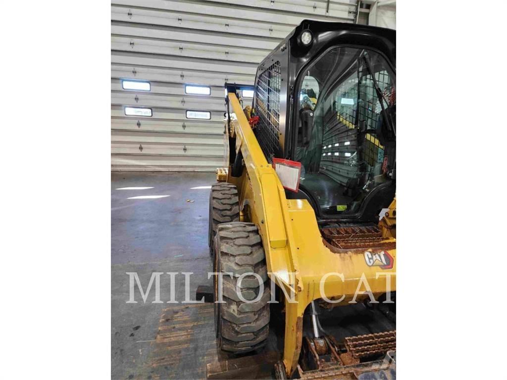 CAT 262D 3 Міні-навантажувачі