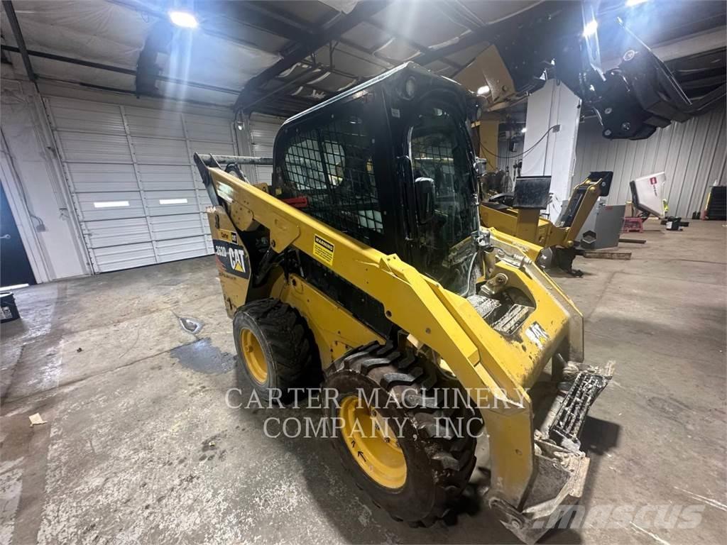 CAT 262D ACHF Міні-навантажувачі