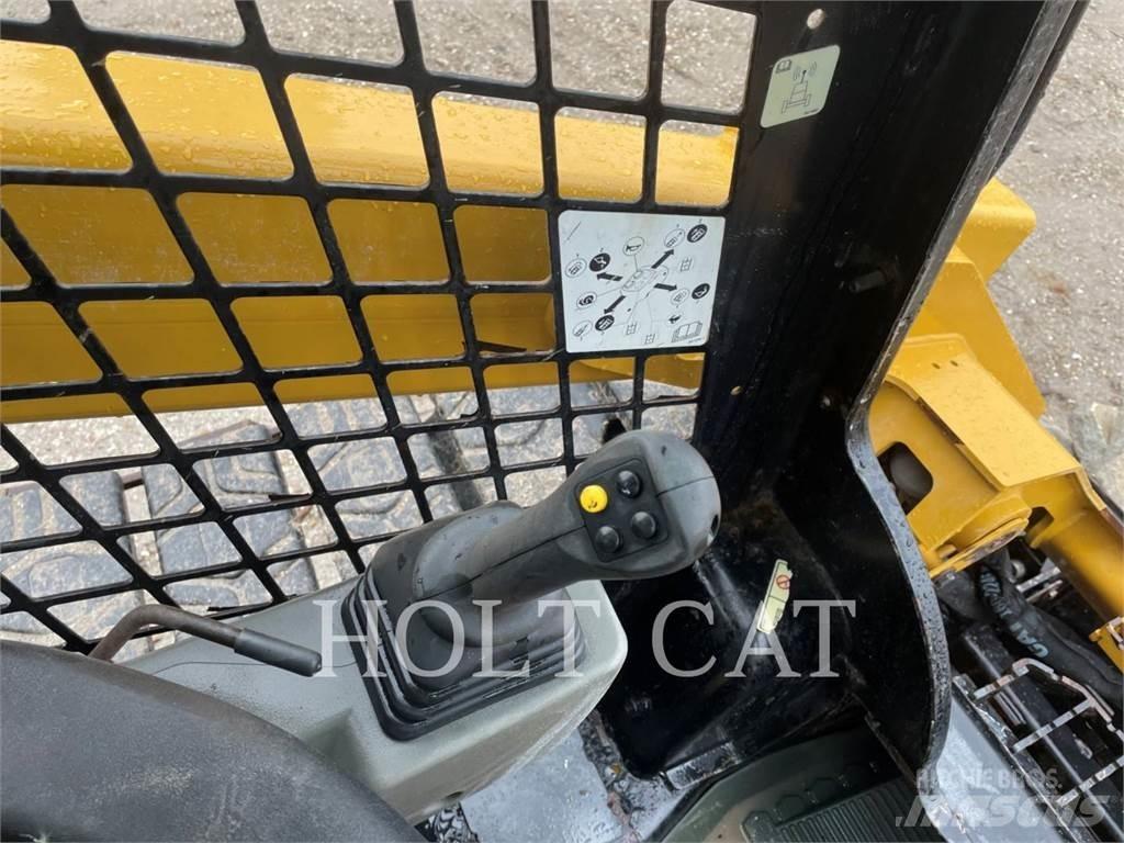 CAT 262D3 Міні-навантажувачі