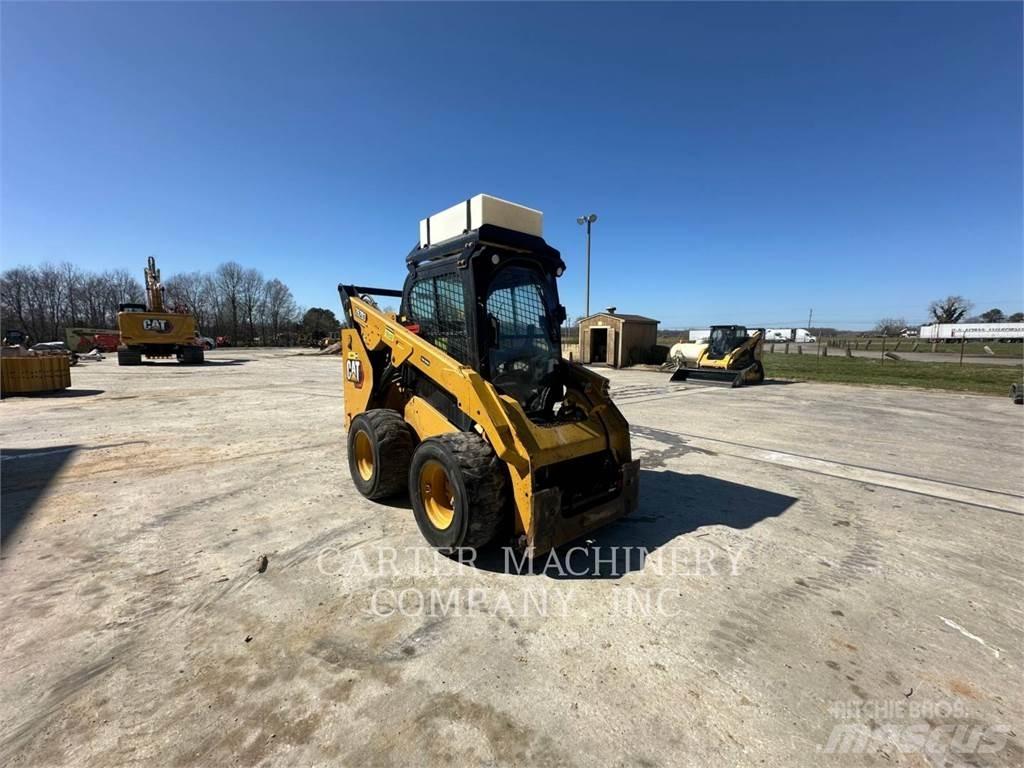 CAT 262D3 Міні-навантажувачі