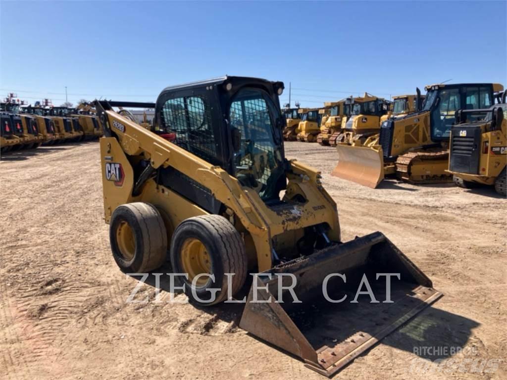 CAT 262D3 Міні-навантажувачі